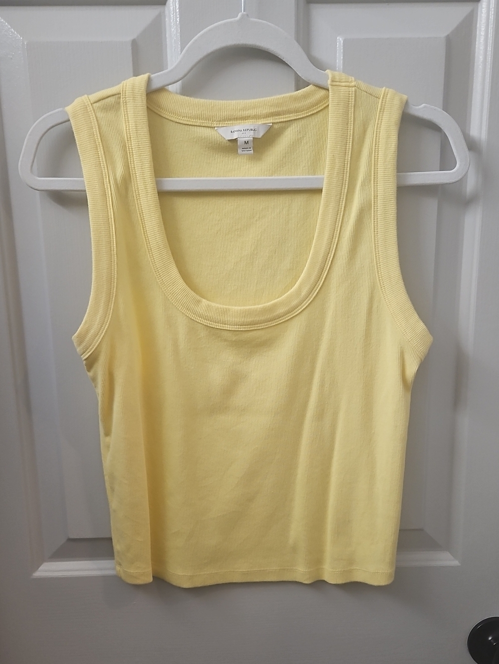 Banana Republic Sleeveless Scoop Neck Tank - Pale Yellow